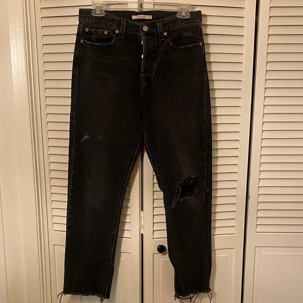 Levi Straight Wedgie Black Distressed Women’s Jeans